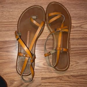 Light brown sandals 🧡